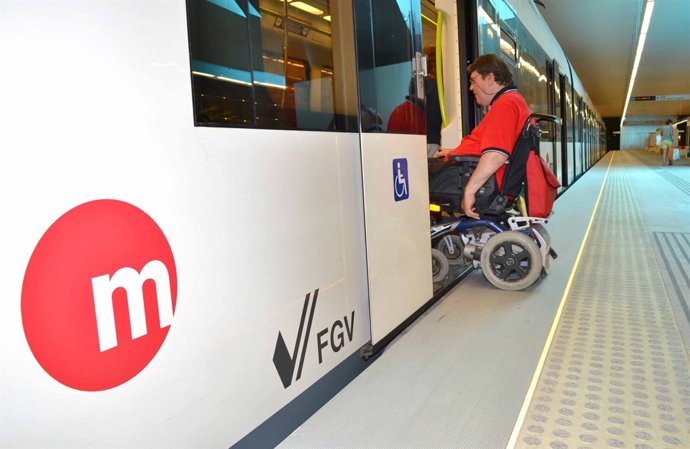 Plataformas para personas con movilidad reducida en Metrovalencia