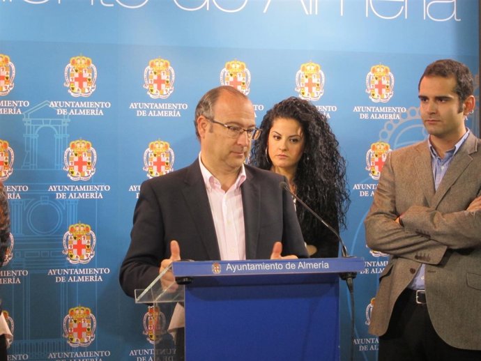 El alcalde de Almería, Luis Rogelio Rodríguez-Comendador