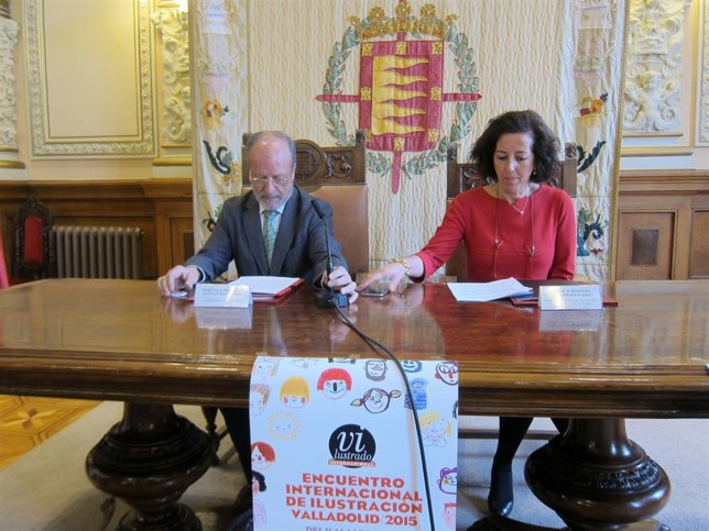 El alcalde junto a la edil de cultura, Mercedes Cantalapiedra.