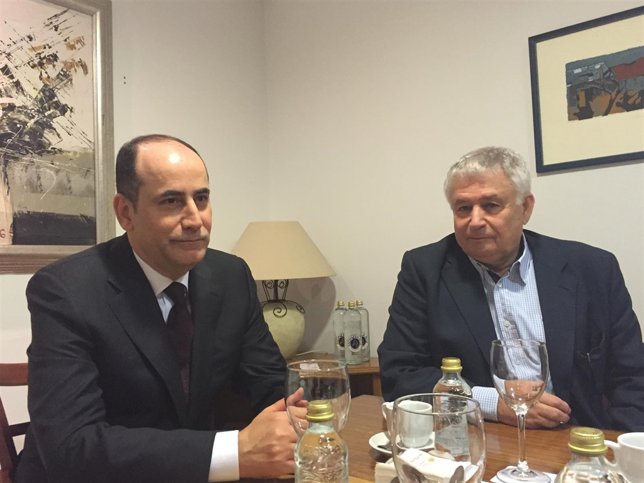 El embajador de Jordania (izquierda) y el presidente de la Fundación Araguaney