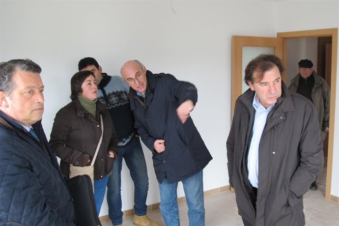 Rodríguez en la recepción de las viviendas