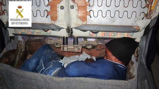 El inmigrante hallado en el doble fondo del coche