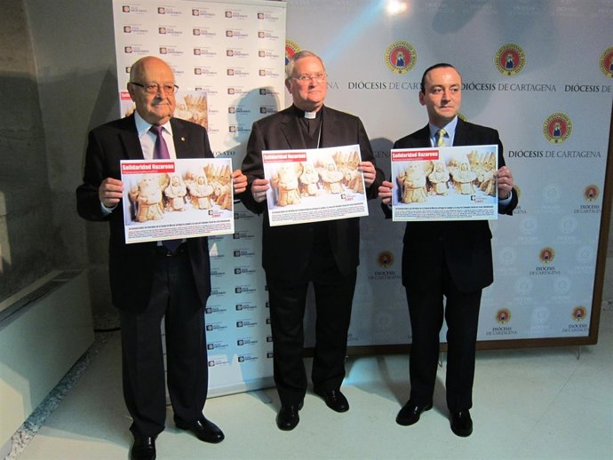 Presidente de Jesús Abandonado, del Cabildo junto al Obispo