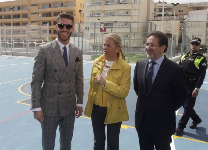 Sergio Ramos y la alcaldesa de Marbella Muñoz en el Francisco Norte