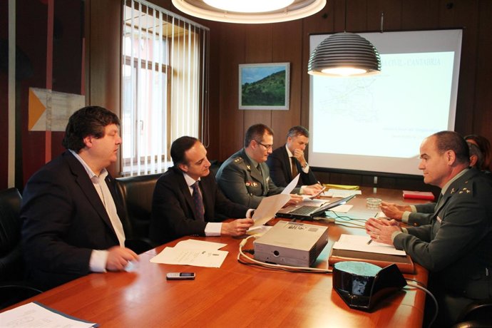 Junta local de seguridad en Santa María de Cayón