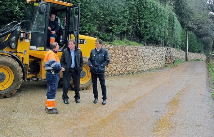 Rodríguez visita obras de asfaltado y mejora de caminos