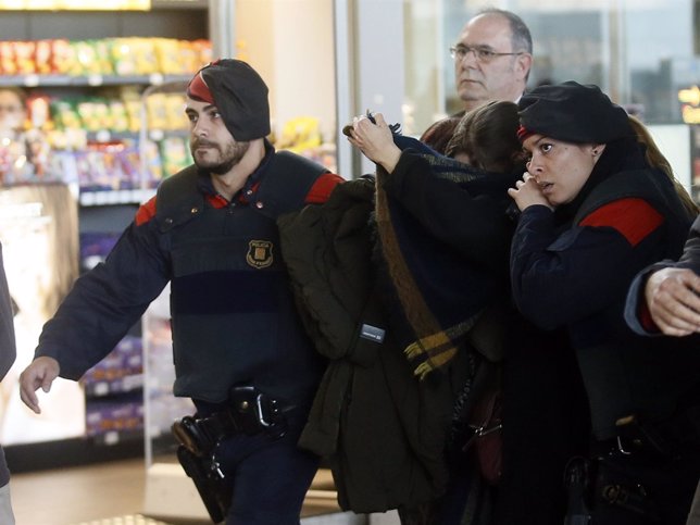 Familiares de víctimas del avión siniestrado en Francia