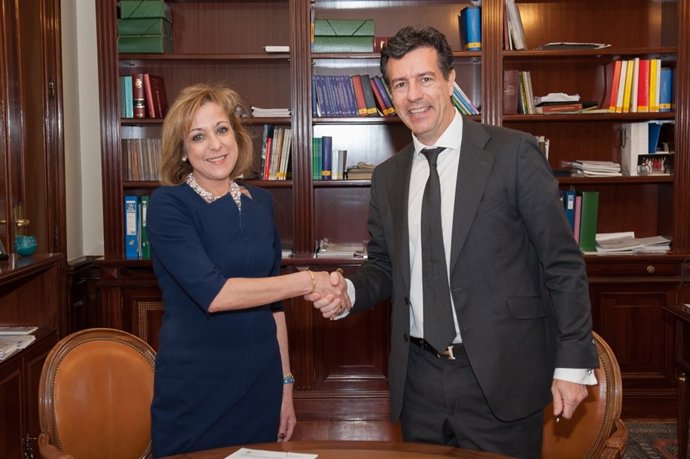 Halcón Viajes firma el megacontrato de vijes de la Administración