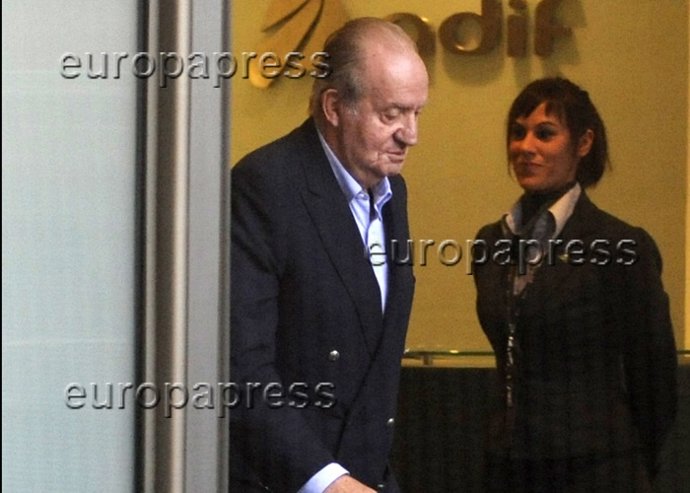 El Rey Don Juan Carlos, un pasajero más en el AVE