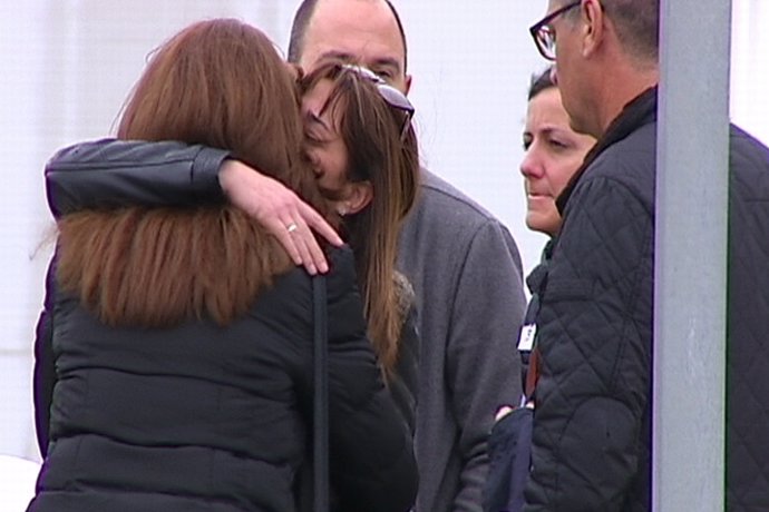 Familias de los fallecidos en accidente llegan a El Prat