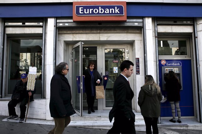 El BCE restringe la exposición de los bancos griegos a la deuda de Grecia