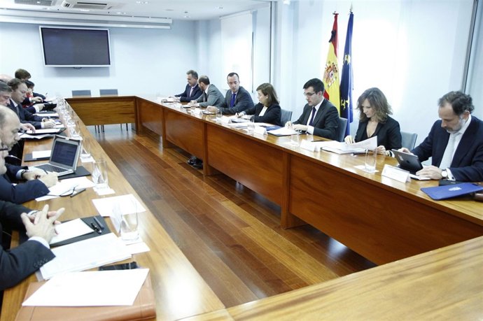 Santamaría preside el gabinete de crisis en Moncloa
