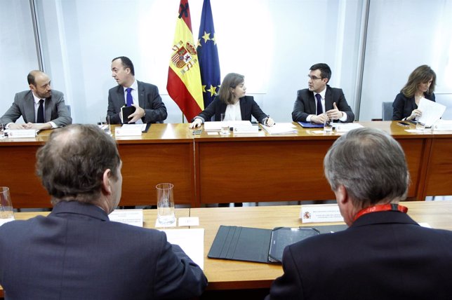 Santamaría preside el gabinete de crisis en Moncloa