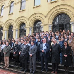 Asturias rinde homenaje a las víctimas de la tragedia aérea en los Alpes