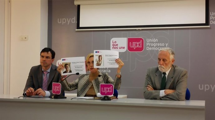 Rosa Díez, entre Andrés Herzog y Luis de Velasco