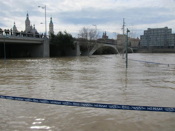 Crecida extraordinaria del Ebro en Zaragoza