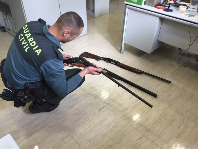 Escopetas intervenidas al detenido