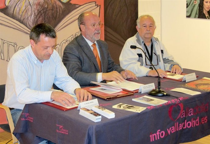 Rafael Moral (I) y León de la Riva (centro)