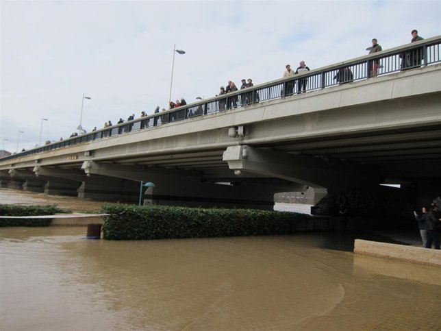 Imagen de la crecida extraordinaria del Ebro
