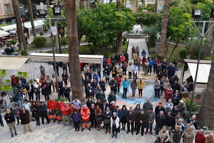 Águilas guarda un minuto de silencio y suspende los actos de la Patrona