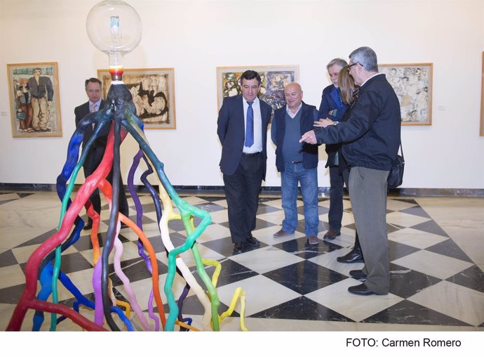 Loaiza visita la muestra de la Diputación de Cádiz sobre Lolo Pavón