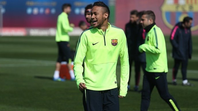 Neymar durante el entrenamiento