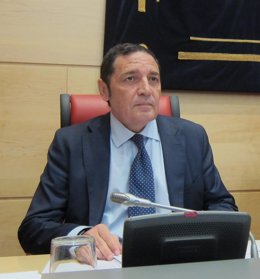 El consejero de Sanidad, Antonio María Sáez Aguado, en las Cortes
