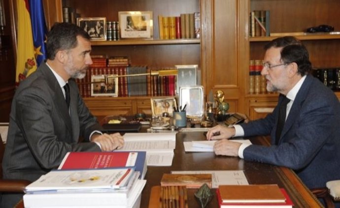 El Rey y Mariano Rajoy despachan en Zarzuela sobre el accidente