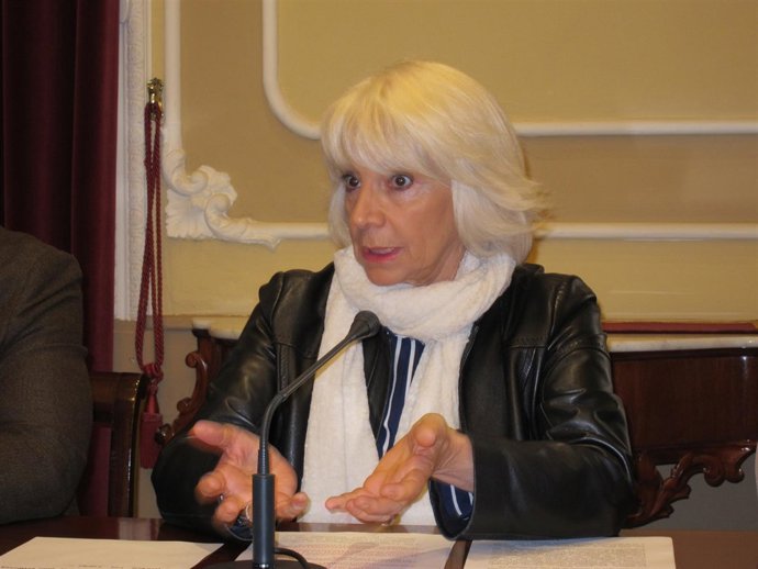 Teófila Martínez en declaraciones a los medios de comunicación