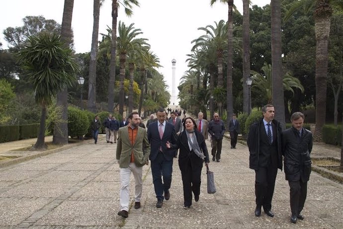 El presidente de la Diputación, Ignacio Caraballo, inaugura paseo La Rábida.