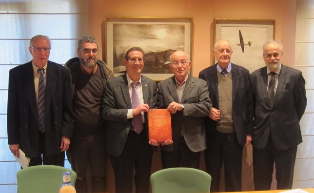 Miembros del equipo del libro 'Aportacions catalanes universals'