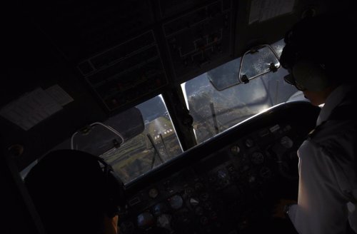 Interior de la cabina de un avión