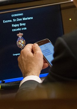 Mariano Rajoy en su escaño en el Congreso