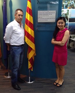 Roberto Barros y Tracy Nguyen, analista de mercado de ACCIÓ en la zona