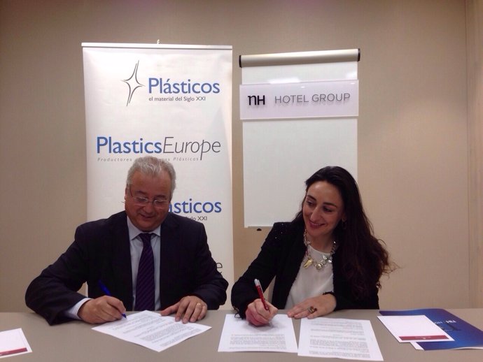 Firma acuerdo entre PlasticsEurope y NH Hotel Group