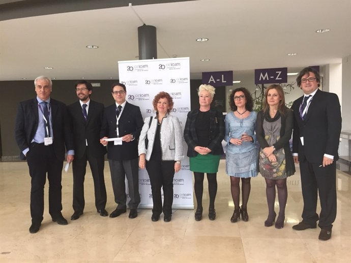 Isabel Baena (tercera por la dcha) en la inauguración del encuentro