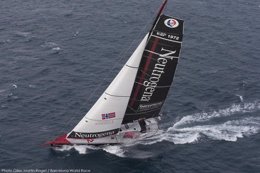 El 'Neutrogena' acapara protagonismo en la Barcelona World Race