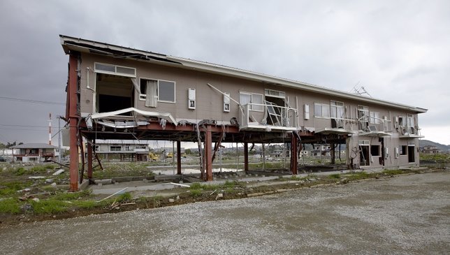Edificio destruído por el tsunami de Japón