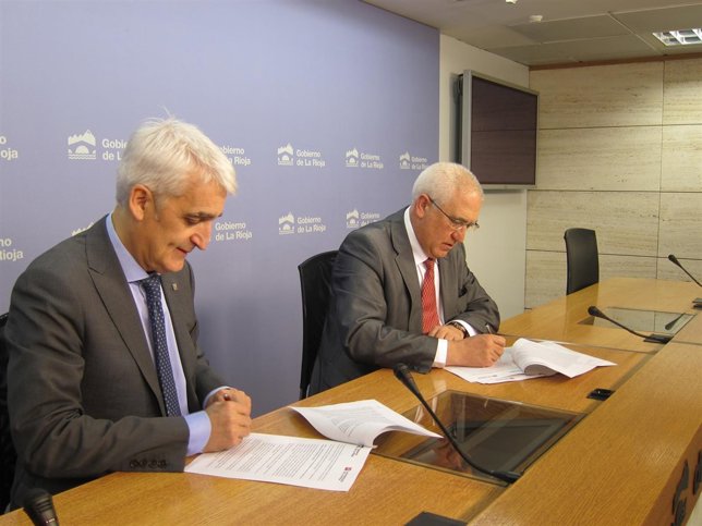Firma del convenio entre la UR y el Gobierno regional
