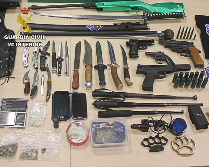 Armas incautadas a los miembros del club motero