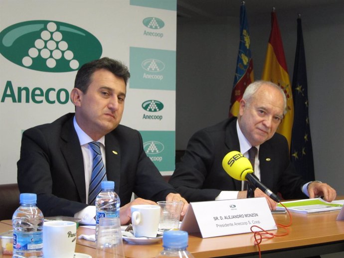 El presidente de Anecoop, Alejandro Monzón, y el director general, Joan Mir.