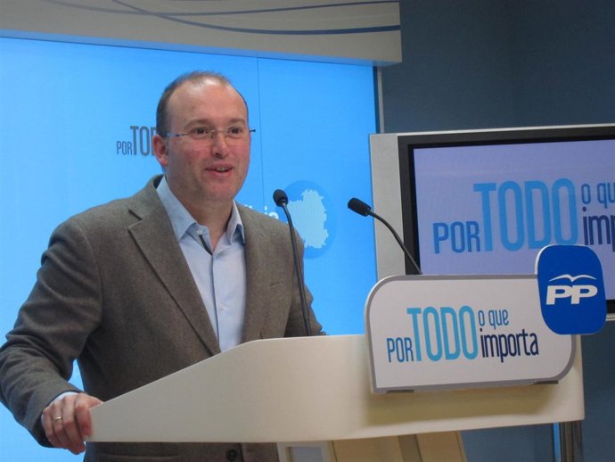 El portavoz del PPdeG, Miguel Tellado, en rueda de prensa