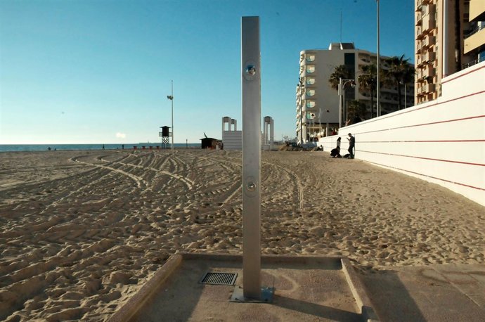 Nuevas duchas instaladas en las playas de Cádiz