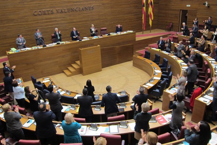 Los diputados de las Corts despiden la legislatura,