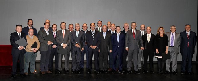 Reconocimiento a una veintena de empresas por su apoyo al deporte