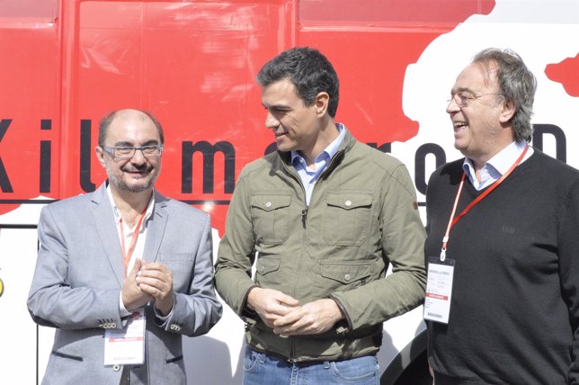 Javier Lambán, Pedro Sánchez y Carlos Pérez Anadón.