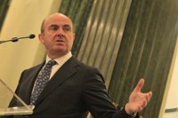 De Guindos cree que el FROB podrá maximizar el valor de Bankia gracias a la recuperación