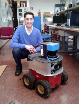 Investigador de la UMA Alberto Poncela, proyecto para dirigir robot con la voz