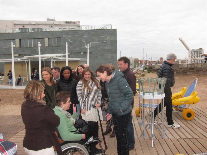 Moriyón (derecha), durante su visita a Poniente. 