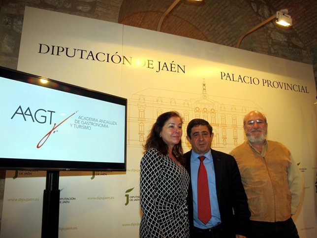 Vañó. Reyes y Huidobro presentan la cita de la Academia Andaluza de Gastronomía.